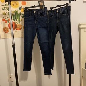 2 pairs of american eagle skinny jeans